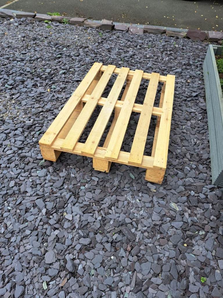 Free pallet for pick up Ne63 9gd 