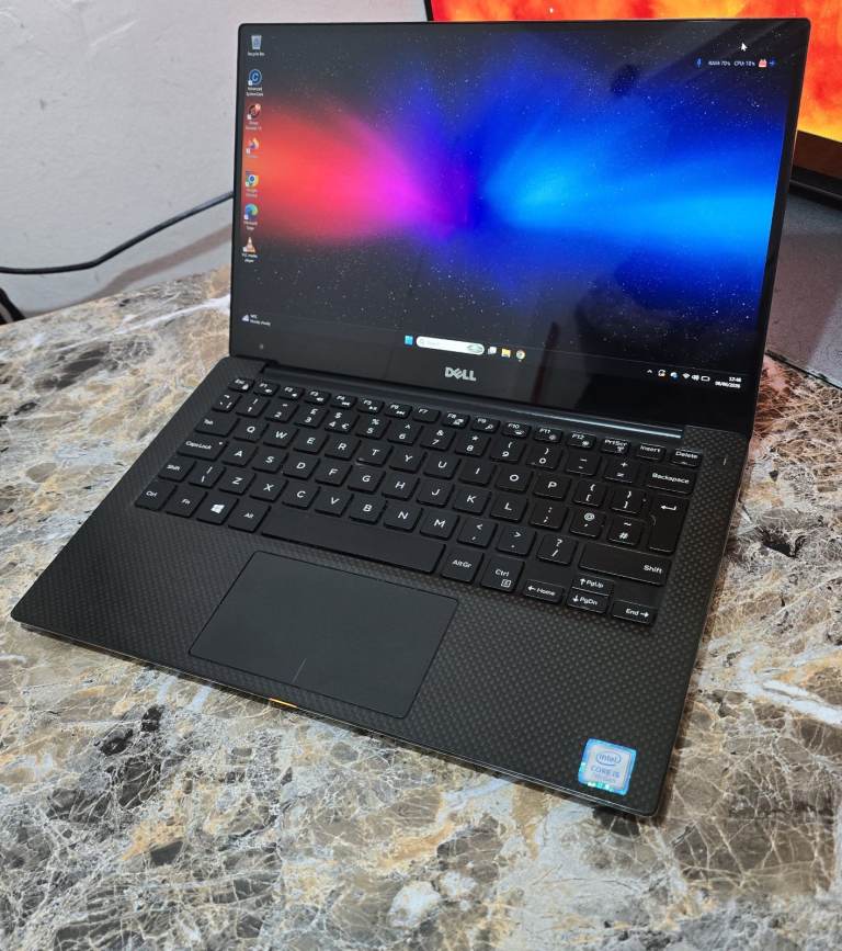 Dell XPS 13 (4k touchscreen) premium Laptop, win 11 intel i5-7200U, 8GB RAM ,256GB SSD