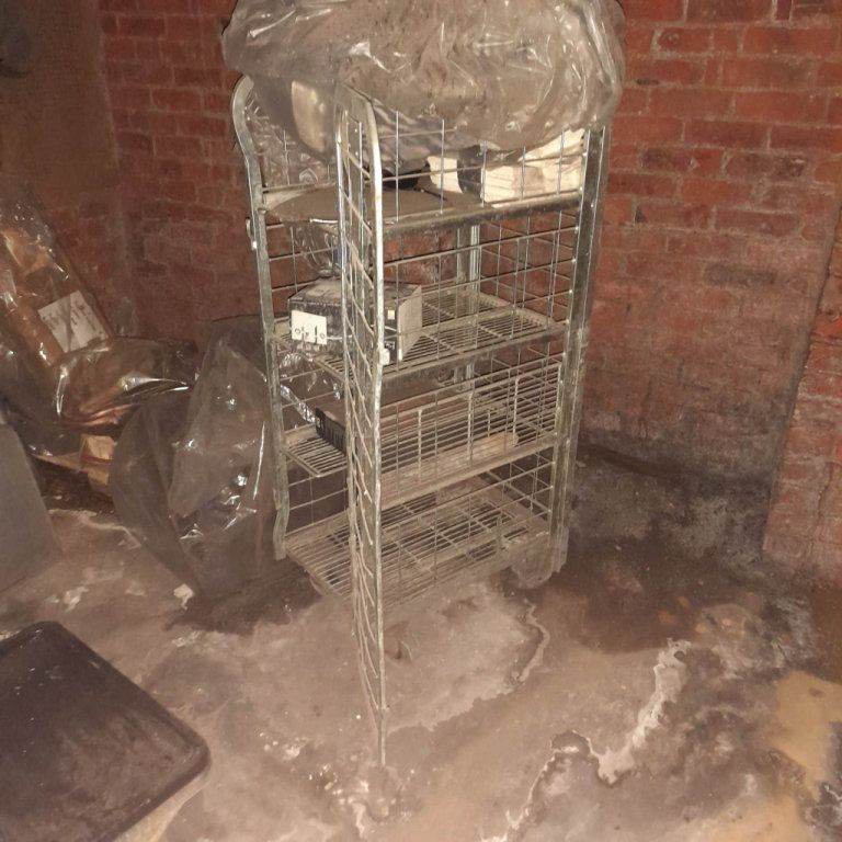  Small Cage (on wheels)
