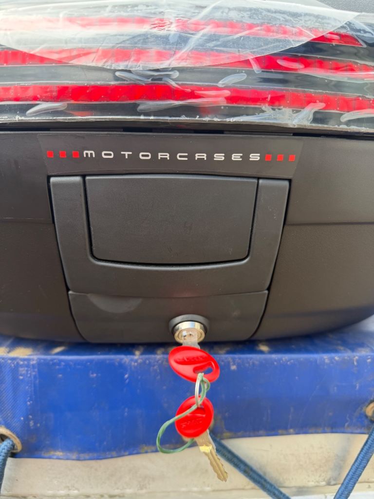 SHAD 46 LITRE TOP BOX WITH HONDA 750 TRANSALP ADAPTER PLATE