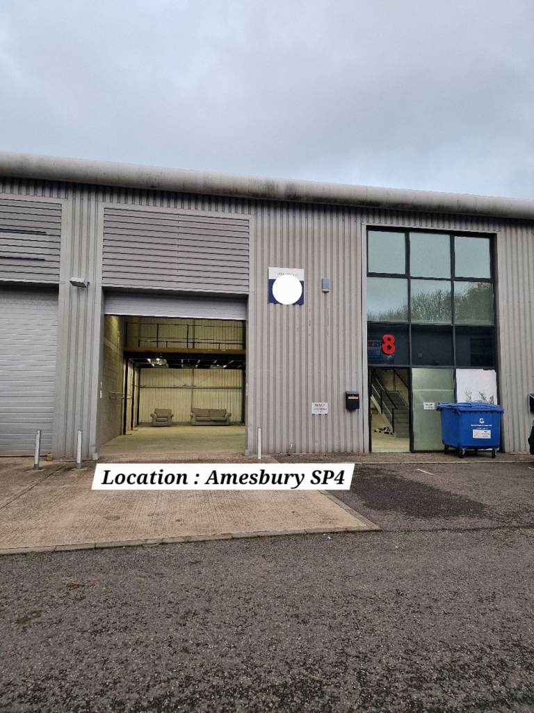 Modern Commercial Warehouse 3100 Sqft B1 / B2 / B8 / E Class Uses 4 Parking + Loading Bay WC Kitchen