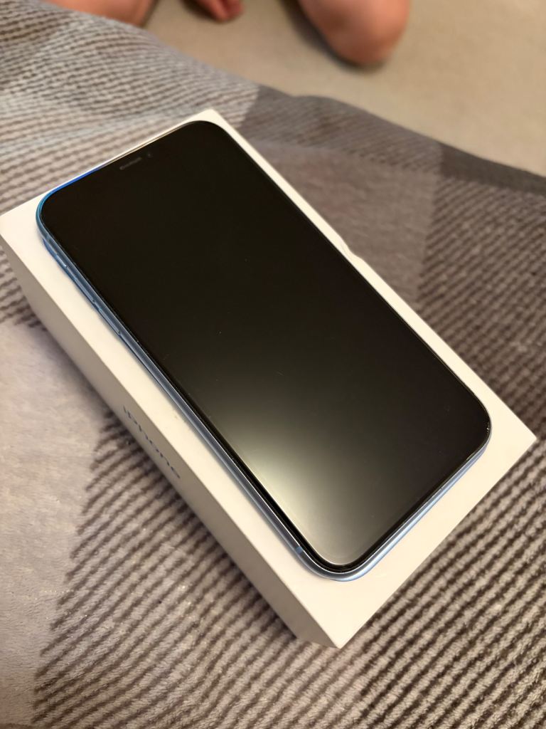 iPhone XR 64gb blue boxed with charger. Excellent condition 