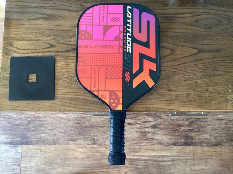 Selkirk SLK Latitude 2.0 Graphite spin flex pickerball paddle bat lightly used very good 