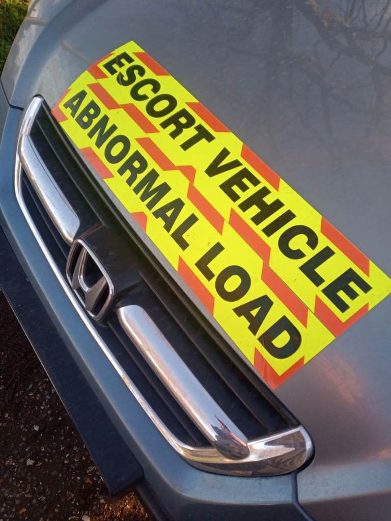 Magnetic vehicle signs