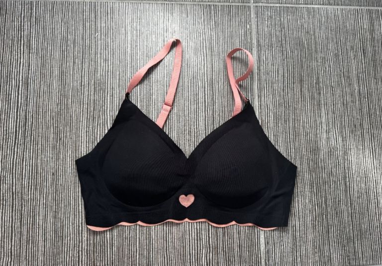 New Women’s Black Bra & Pink Scallop Trim-Heart Print Padded Bra-Wireless-Comfy/Breathable-10/12