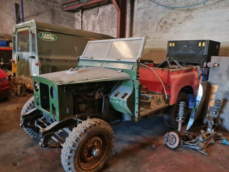 1977 Land Rover 88 Series 2 (Project Vehicle)