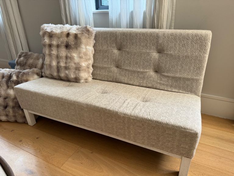 3-Seater Sofachair: Intricately Carved, Muted Gray , Wimbledon Village