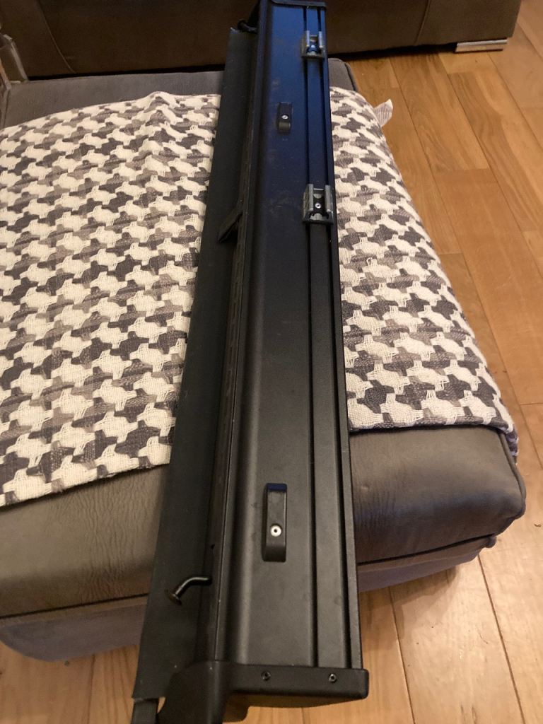 Retractable luggage cover c class Mercedes 