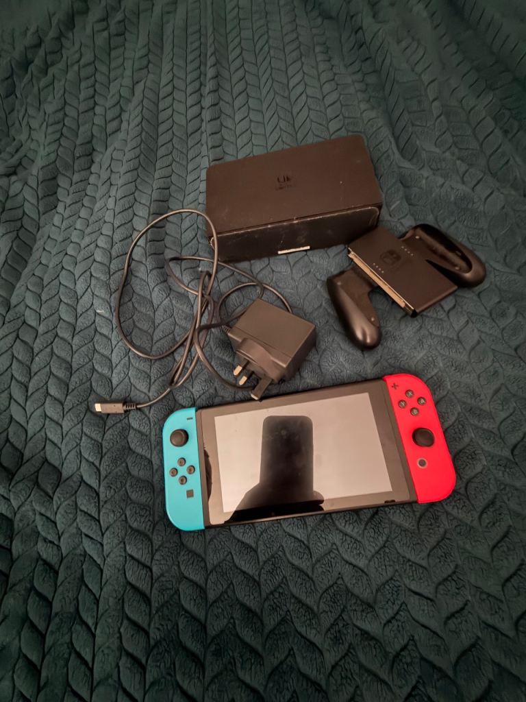 Nintendo Switch Console with Joy-Cons and Dock – Good Condition