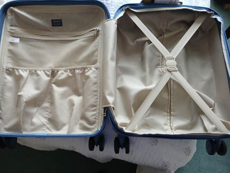 Aerolite new cabin case with tags