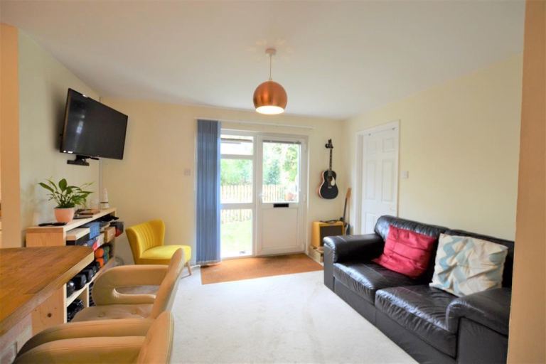 One bed room flat in Leckhampton to rent 