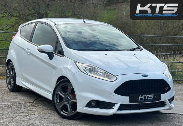 2016 Ford Fiesta 1.6T EcoBoost ST-3 Hatchback 3dr Petrol Manual Euro 6 (182 ps) Hatchback Petrol ...