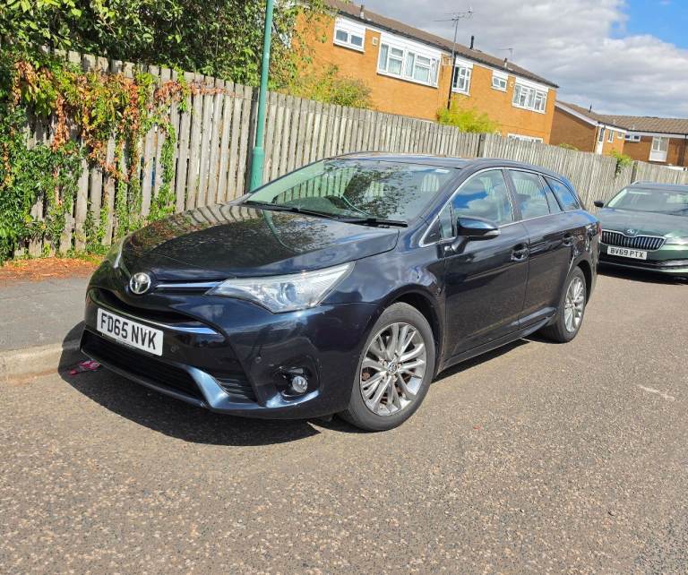Toyota avensis Automatic 2015 1.8 Business edition petrol Euro 6 ulez compliant 
