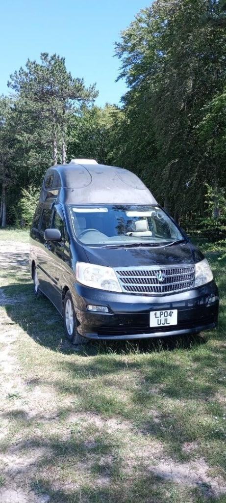 2004 Toyota Alphard