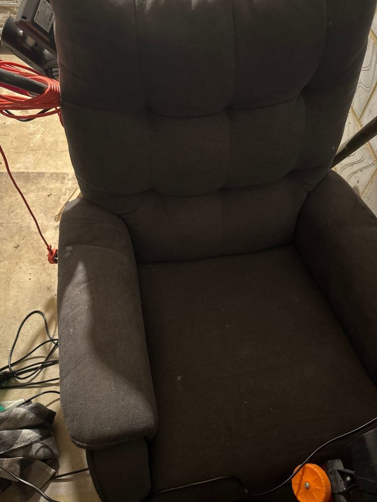 Electric Reclining Chair for Sale – Excellent Condition