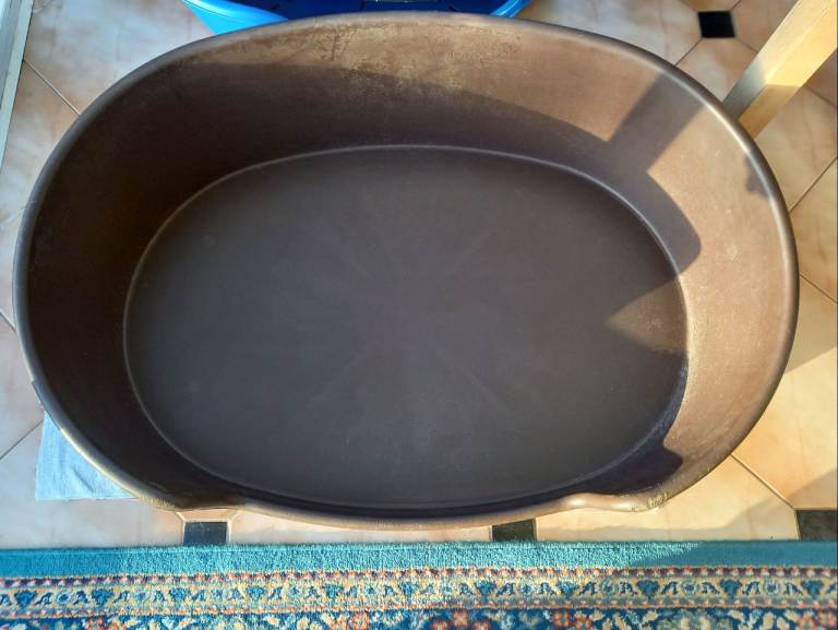 2 x Dog Bed - Large Brown Plastic Waterproof – Used - EX8