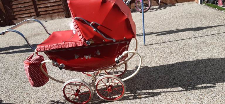 Vintage dolls pram £50