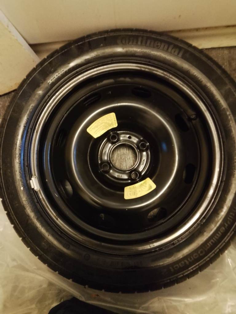 Tyre with wheel
