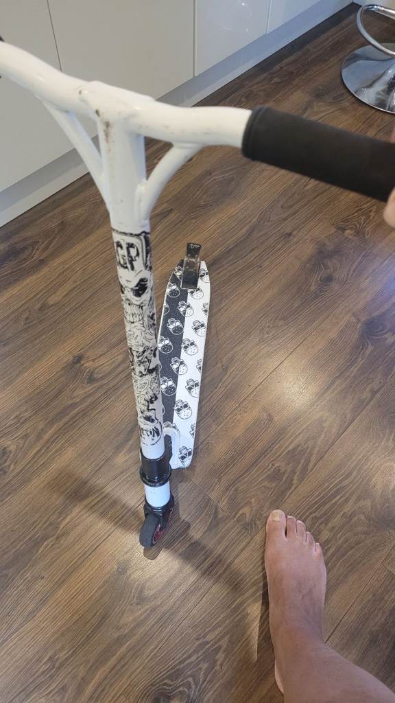 Extreme Stunt scooter MGP Maddgear in White+Black