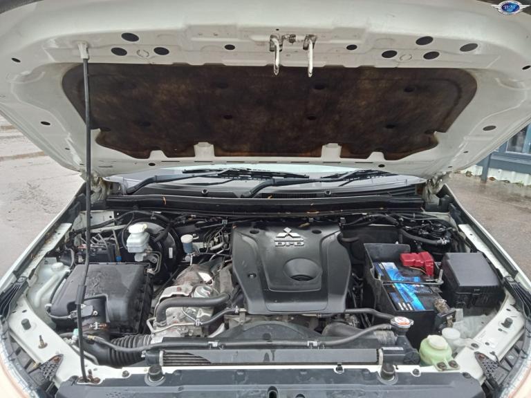 MITSUBISHI L200 2.4 DI-D DC Titan White Manual Diesel 2017