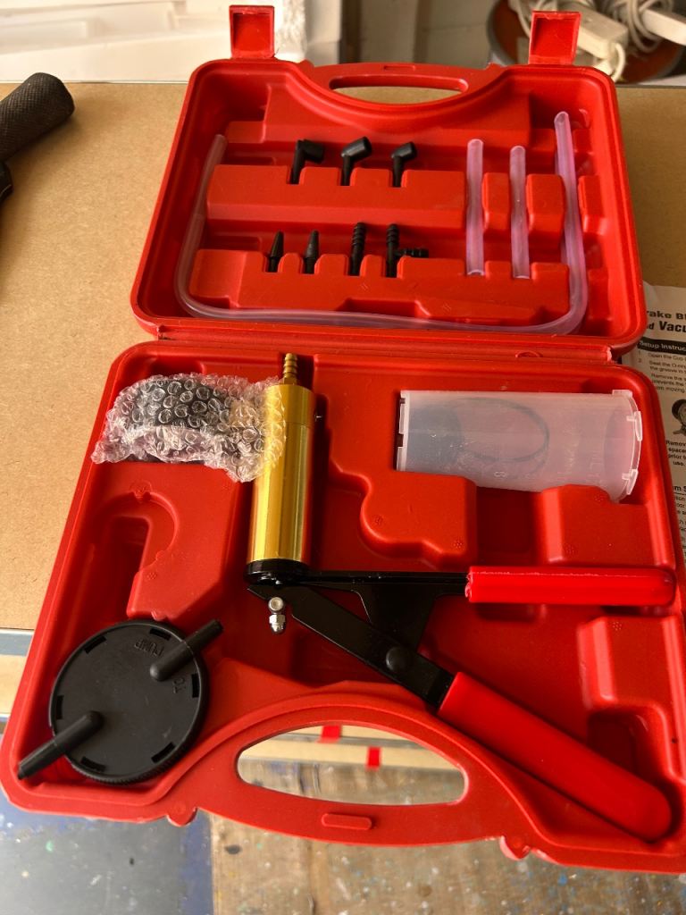 Brake Bleeder And Vacuum Pump Kit