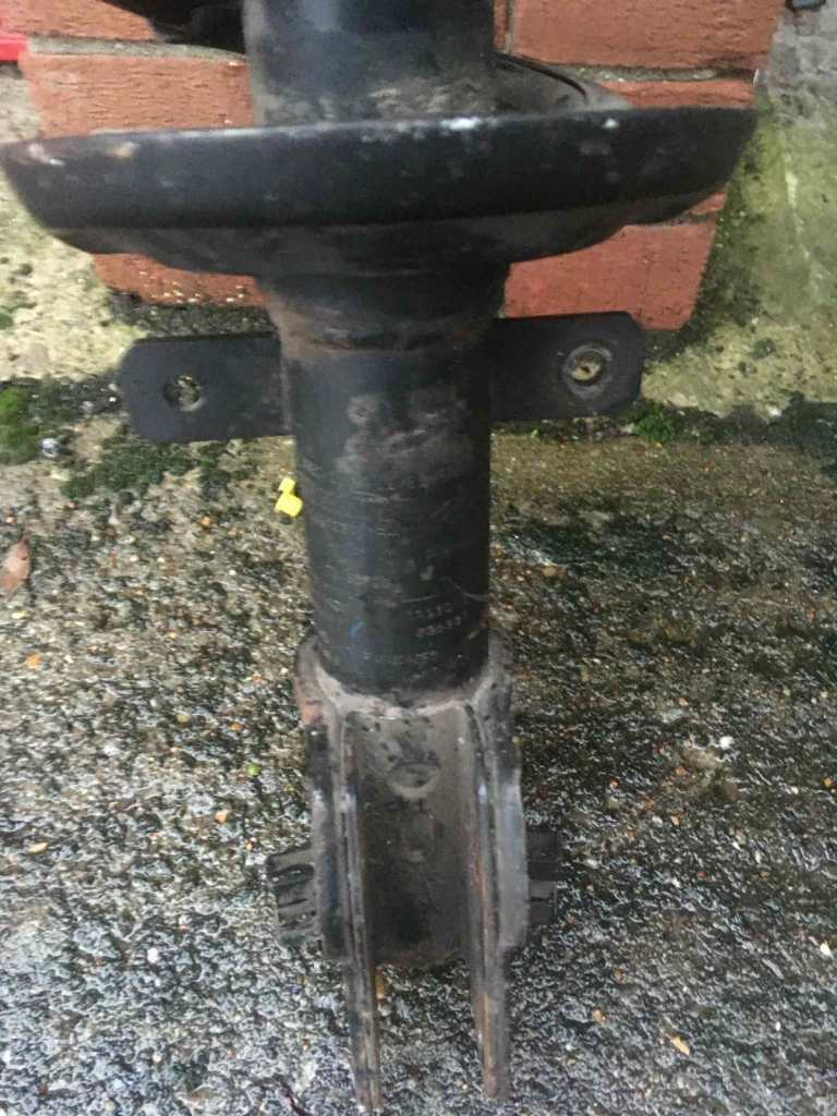 Vauxhall Vivaro MK3 front strut Renault Trafic