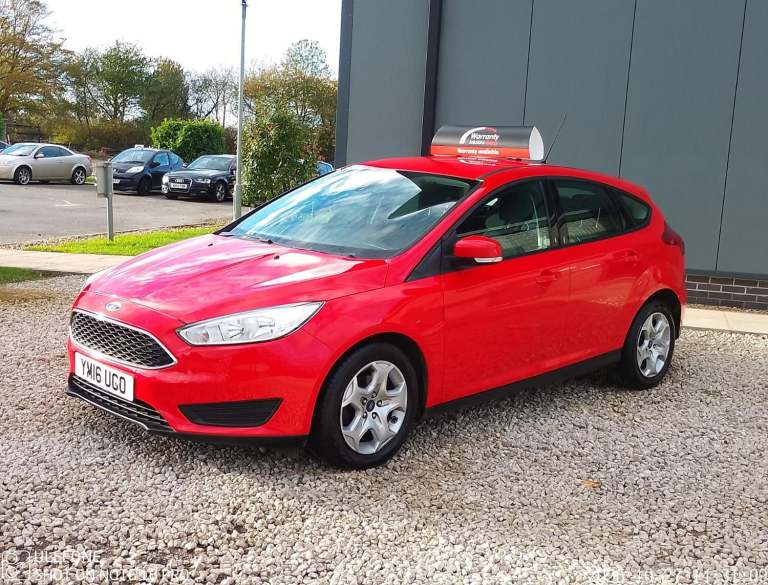 FORD FOCUS 1.6 Style Red Manual Petrol 2016
