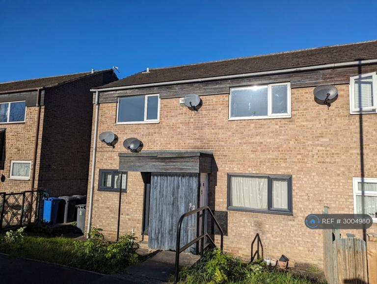 2 bedroom flat in Redwood Glen, Chapeltown, Sheffield, S35 (2 bed) (#3004980)