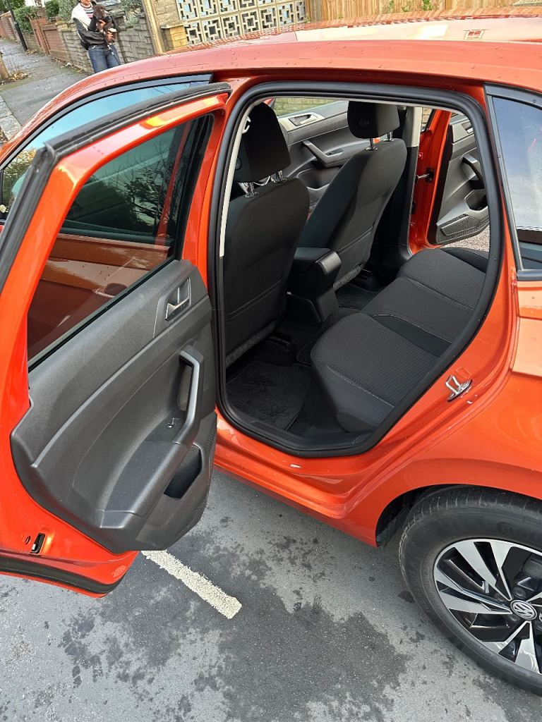 VOLKSWAGEN POLO AUTOMATIC 6,400 MILES