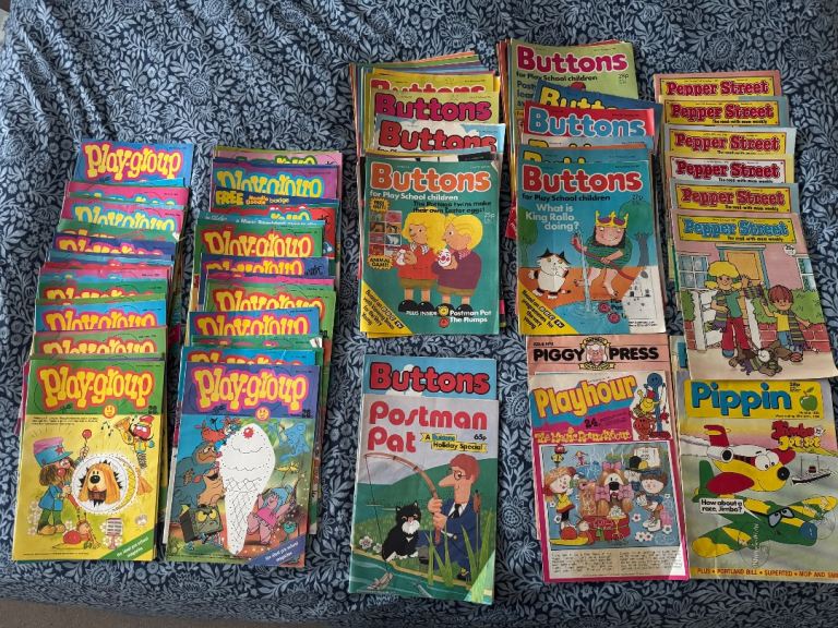 Job Lot 117+ Kids Comics Vintage 80s Playgroup Buttons