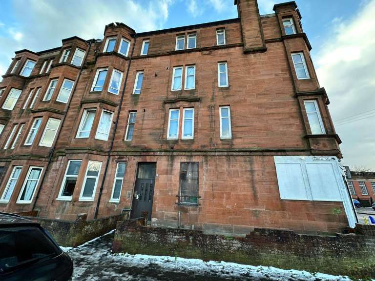 Traditional 1 bedroom 3rd floor flat in Ardgay Street G32 7AT - Available 30-07-2026