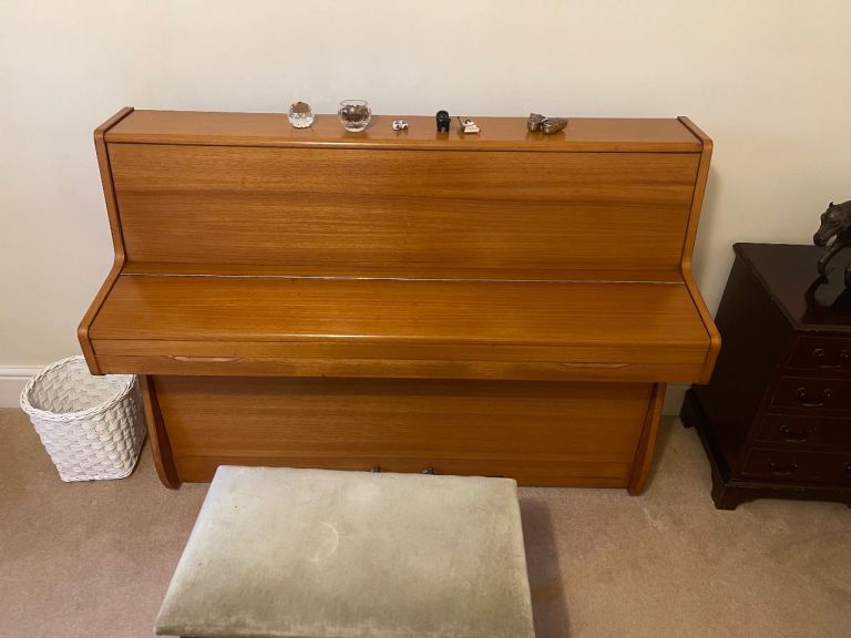 BARRATT & ROBINSOA LONDON PIANO 