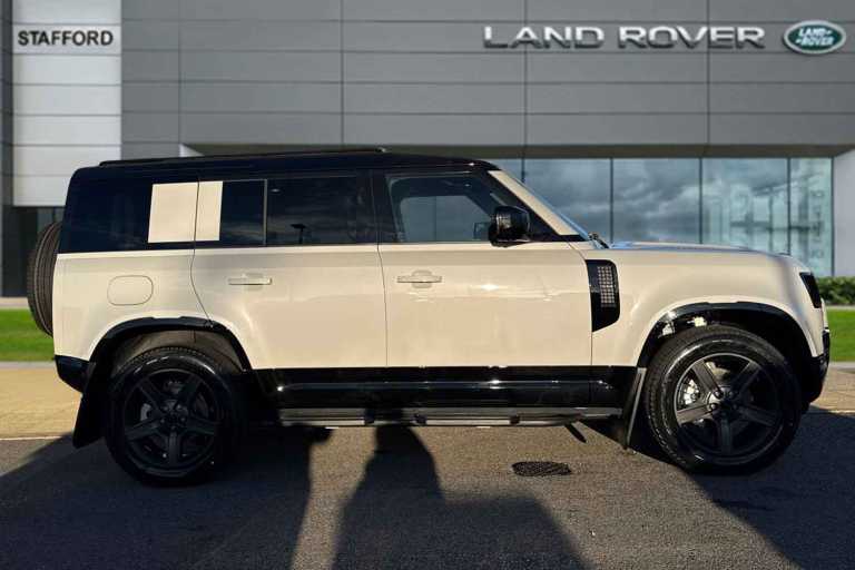 2025 Land Rover Defender 110 3.0 D250 MHEV X-Dynamic SE Auto 4WD Euro 6 (s/s) 5dr SUV Automatic