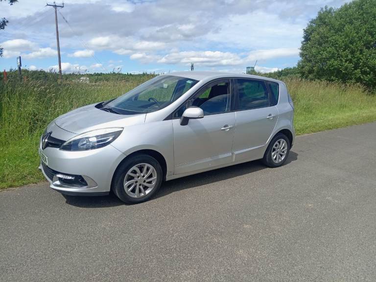 2014Renault  scenic  15 dci diesel engine low insurance group low tax just £20" years 