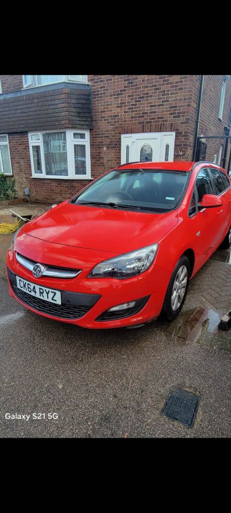 VAUXHALL ASTRA DESIGN SPORTS TOURER 1.6 AUTO / PETROL / FVSH / 12 MONTHS MOT / ONLY 29,000 MILES