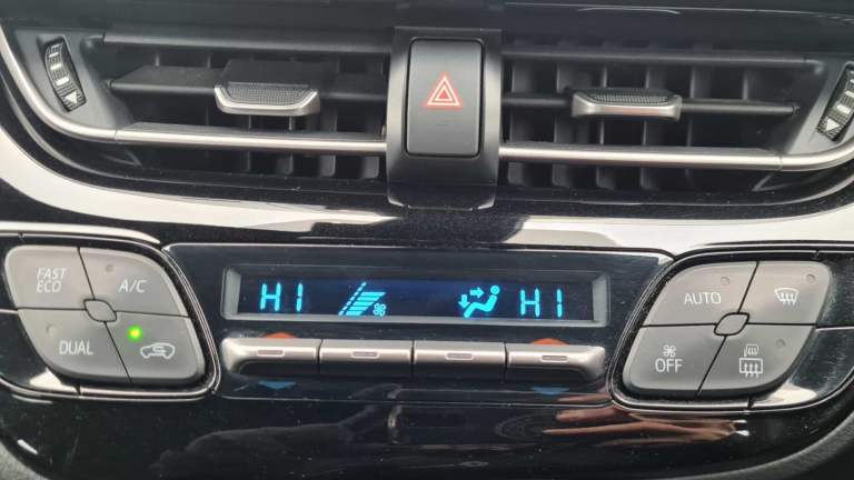 Toyota C-HR Hybrid 1.8 VVT-h Icon ULEZ Free Automatic CVT Excellent Condition