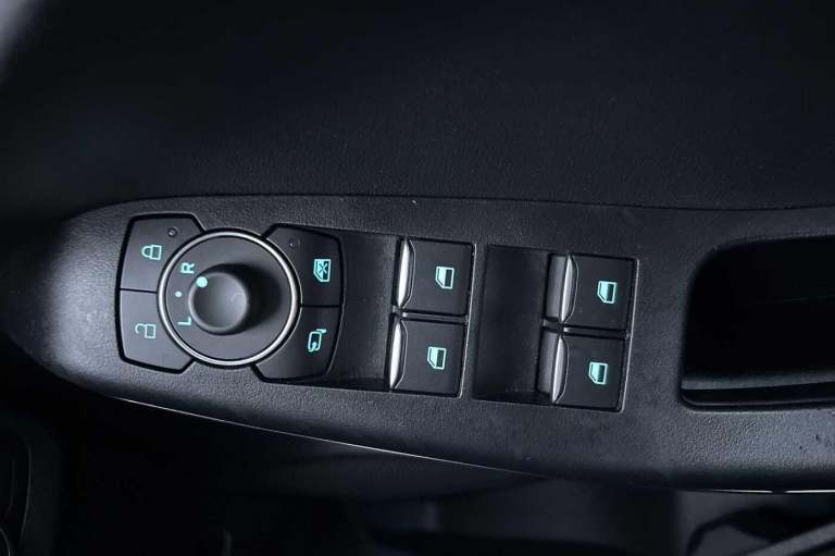 2022 Ford Puma 1.0 EcoBoost Hybrid mHEV Titanium 5dr HATCHBACK Petrol/Electric Hybrid Manual