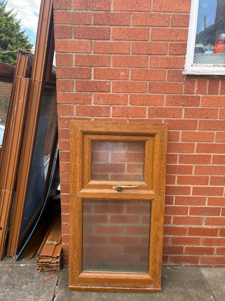 DOUBLE GLAZED WINDOW