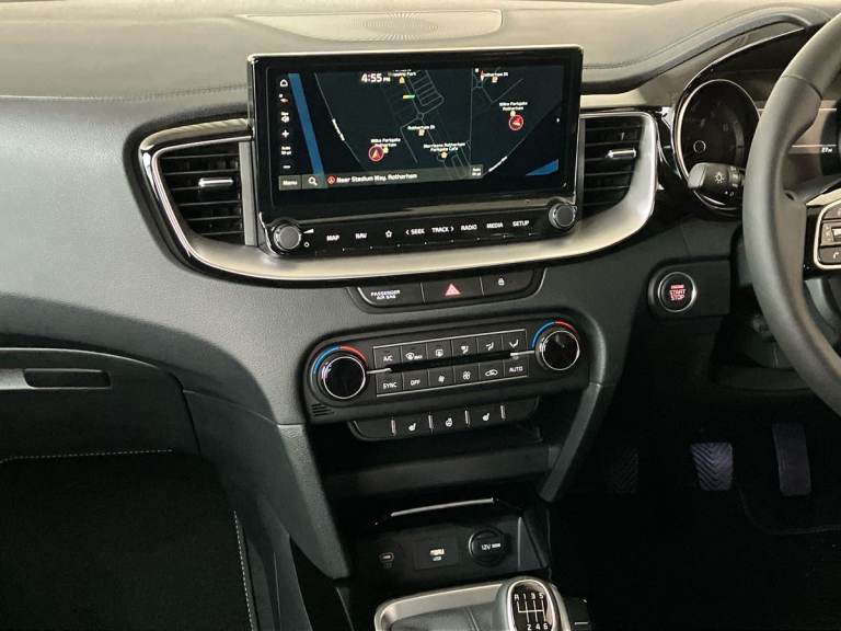 2025 Kia Ceed 1.5T GDi ISG 138 3 5dr Hatchback PETROL Manual