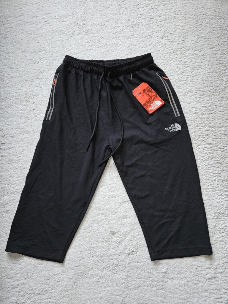 Brand New North Face Men’s 3/4 Length Shorts with Tags