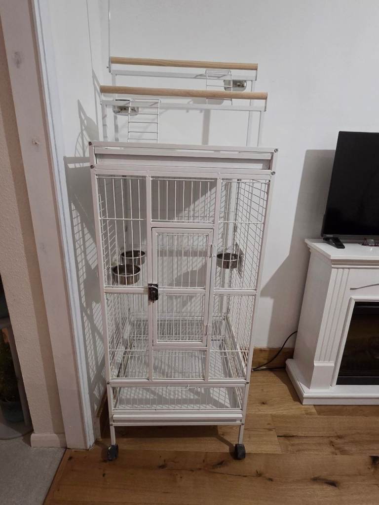 Bird cage on wheels with playtop white