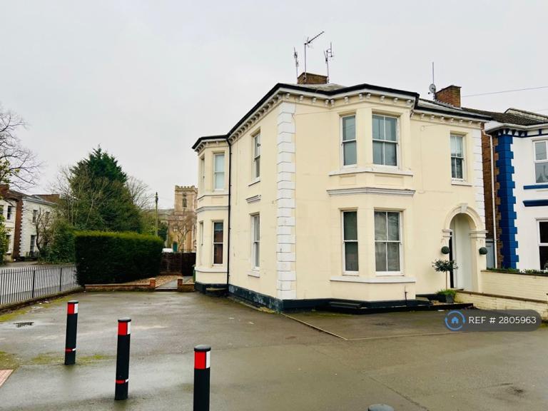 2 bedroom flat in Radford Road, Leamington Spa, CV31 (2 bed) (#2805963)
