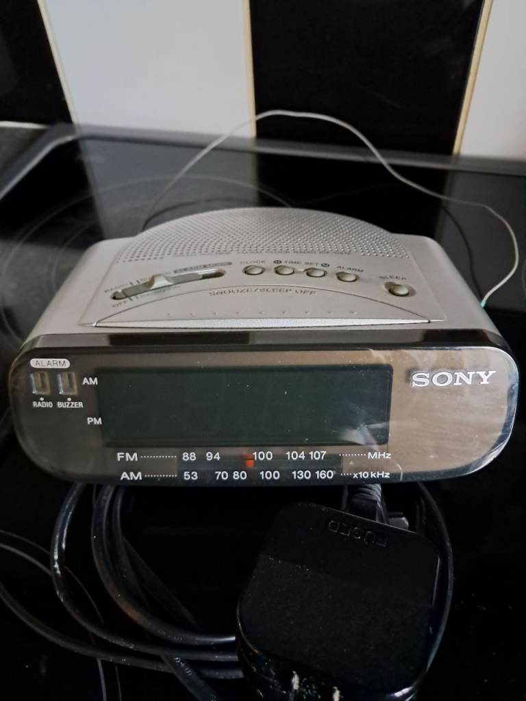 Sony Clock Radio Alarm – Silver, Good Condition
