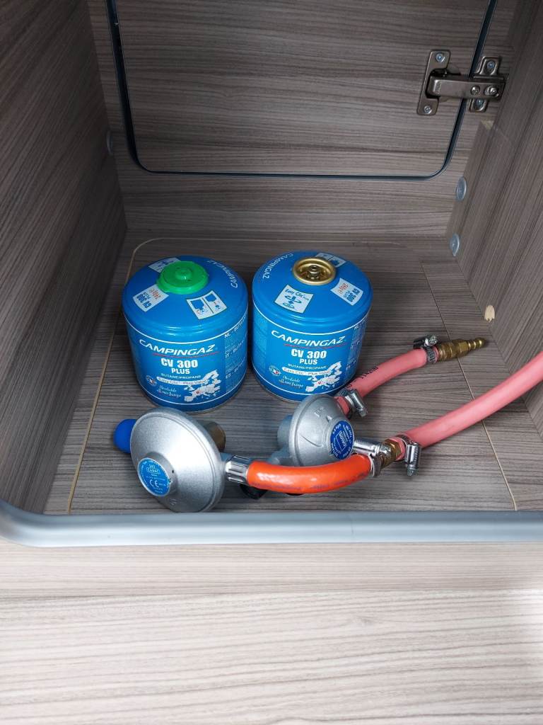 Nissan Serena Brown Mini Campervan 5 seater, 2007, 1990 (cc) really clean and nice 