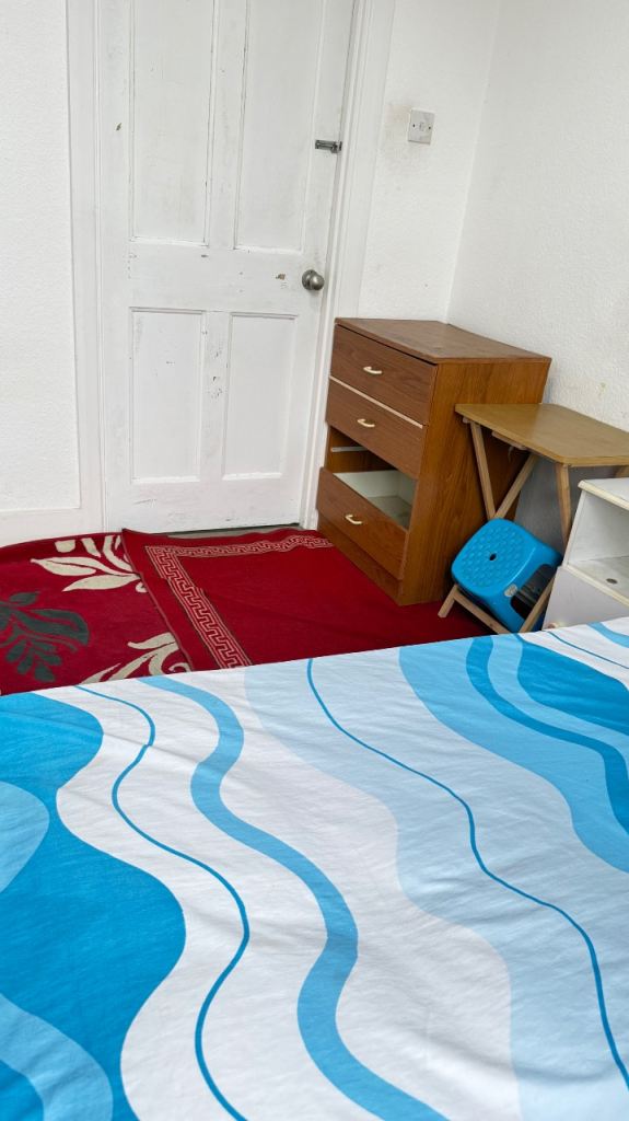 RENT SINGLE ROOM READY & AVAILABLE IN EAST HAM.