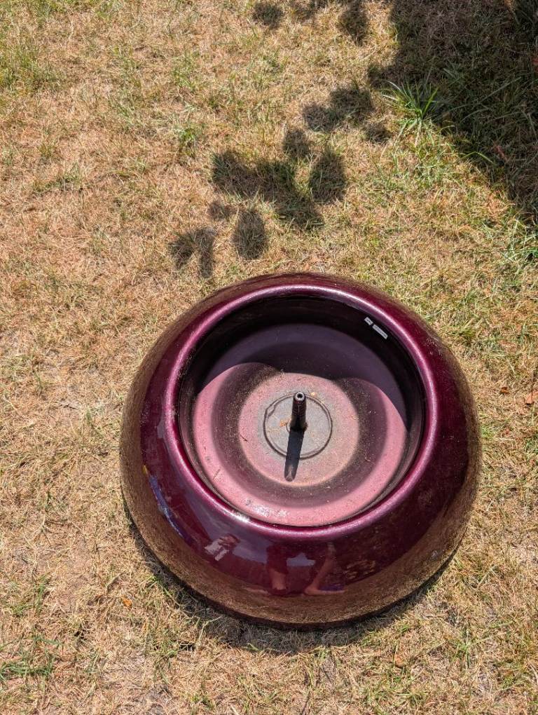 Burgundy Christmas tree stand – Good Condition