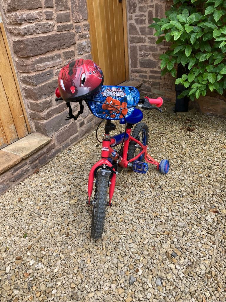 Kids Spider-Man Bike with Stabilisers and Helmet – Good Condition