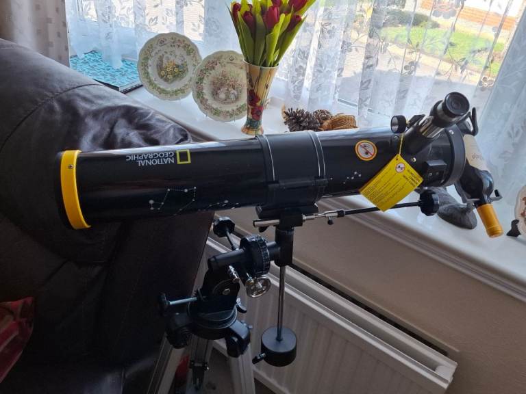  NEW NATIONAL GEOGRAPHIC TELESCOPE, NEW PRICE £180.SELLING £80