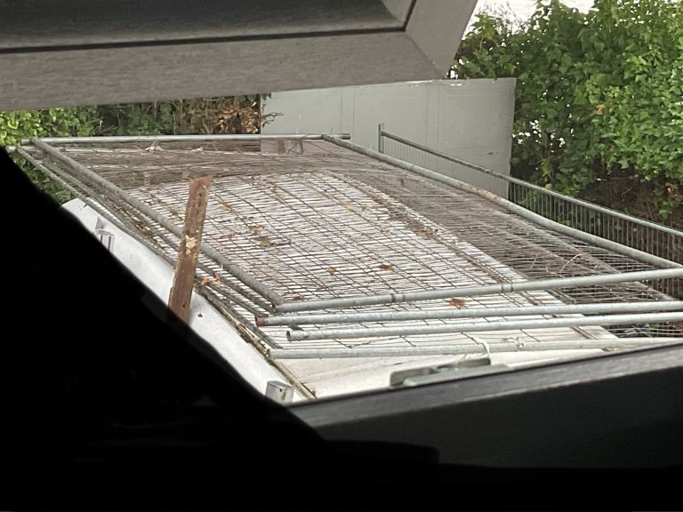 4 Harris fenceing panels in rough condition