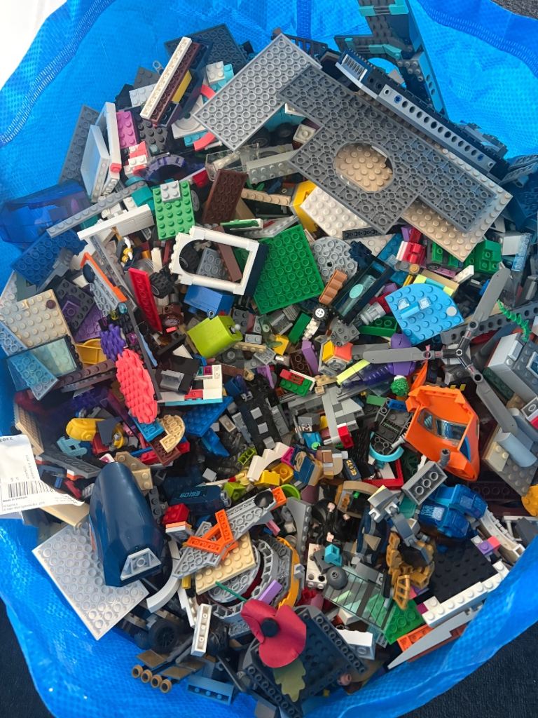 Large Bag of Mixed LEGO Bricks and Pieces – Good Condition